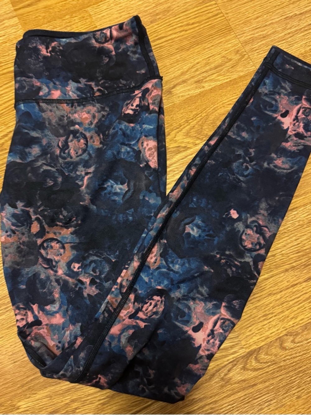 Lululemon Abstract Navy & Pink Athletic Leggings size 8